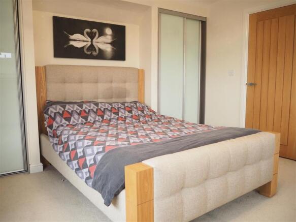 Master Bedroom 552