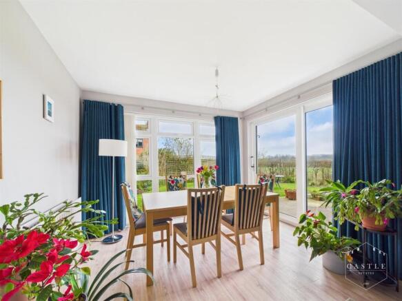 DINING ROOM/SUN ROOM