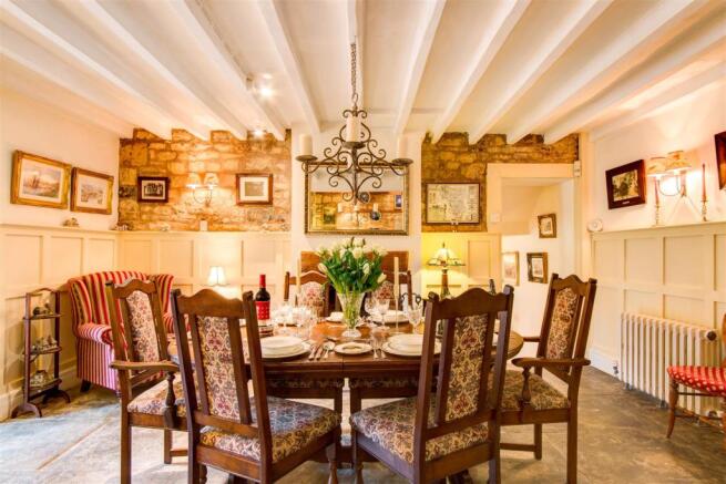 DiningRoomV2.jpg