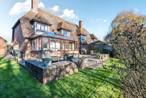 Loxwood Farm Place, Loxwood, RH14