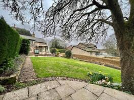 8, Taylor Hill, Cawthorne, Barnsley S75 4HB