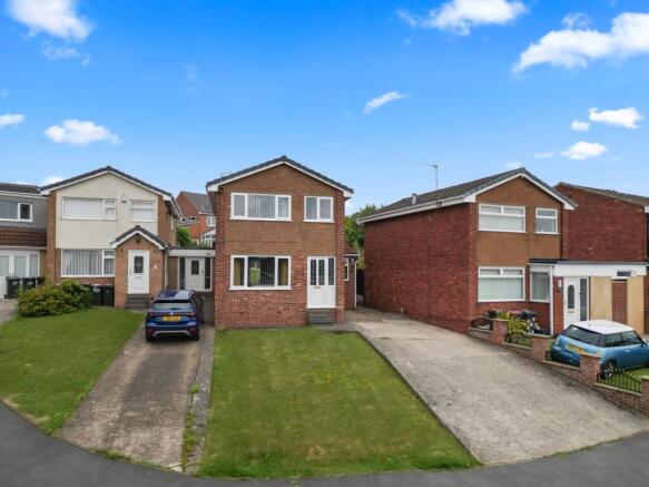 3-bed detached on Hill View Road, Kimberworth, Rotherham, S61, £230,000