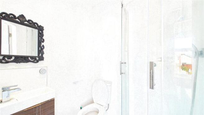 12 bed Apartment to rent Image 11