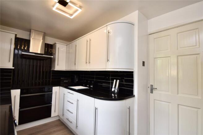 4 bed Semi-Detached for sale Image 9
