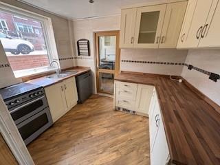 3 bed Semi-Detached for sale Image 6