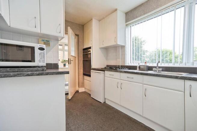 3 bed Semi-Detached for sale Image 7