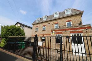 Flat 9, 28 32, Grafton Road, New Malden KT3 3AA