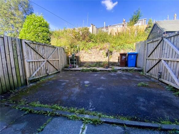 3 bed House to rent Image 9