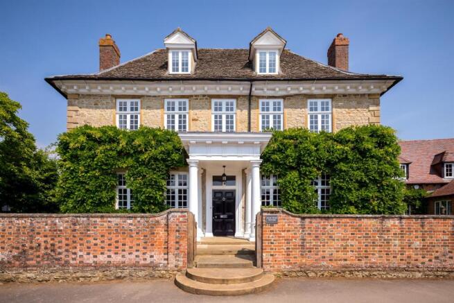 24 - Elm Tree House - SN6 8AA - Web.jpg
