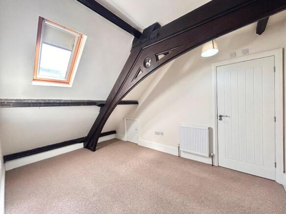 2 bed Flat to rent Image 5