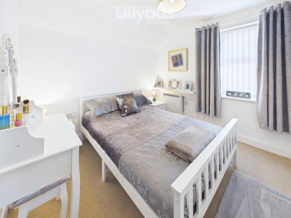 2 bed Flat for sale Image 9