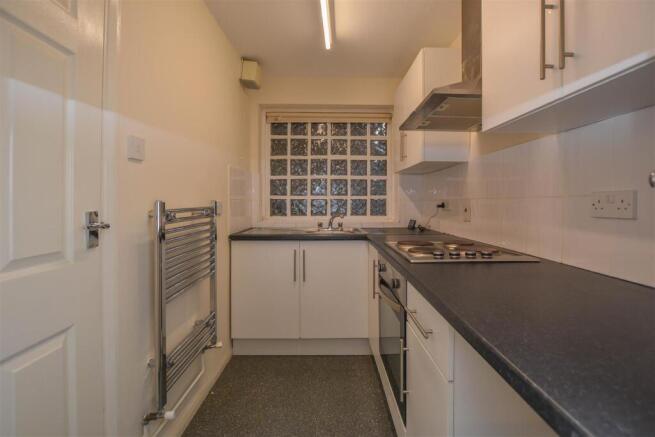 Doddinghurst Court, Brentwood photo 3