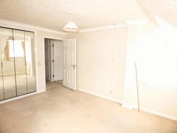 2 bed Apartment for sale Image 7