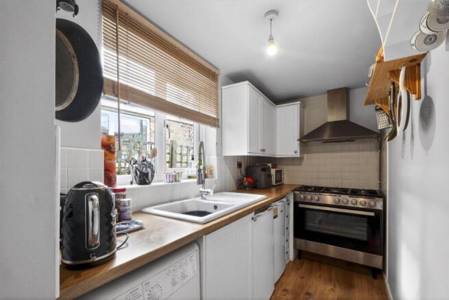 3 bed Terraced for sale Image 10