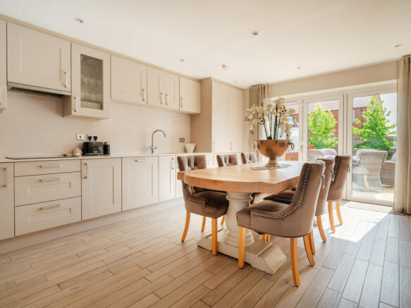 Kitchen / Dining Room