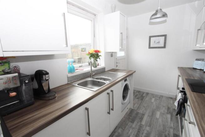 Kitchen 1.jpeg