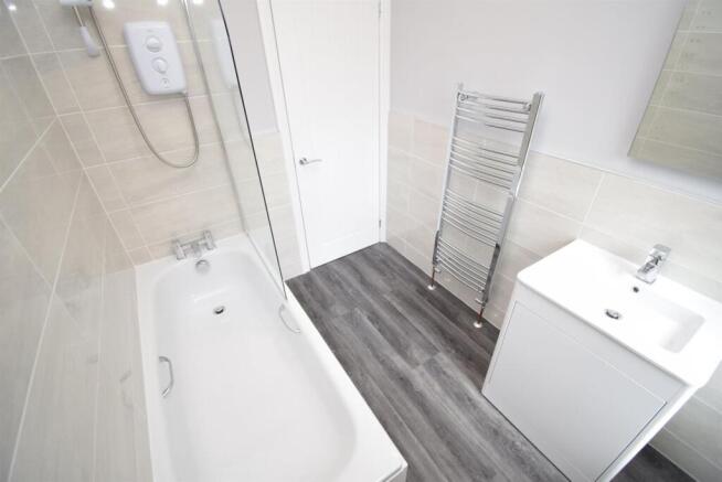 2 bed Terraced to rent Image 9