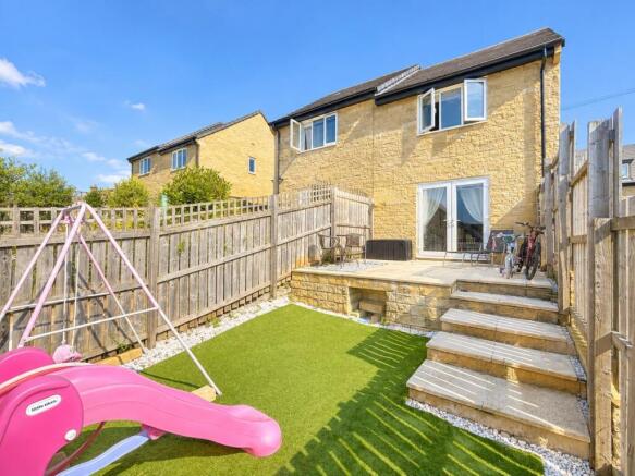 2 bed Semi-Detached for sale Image 11