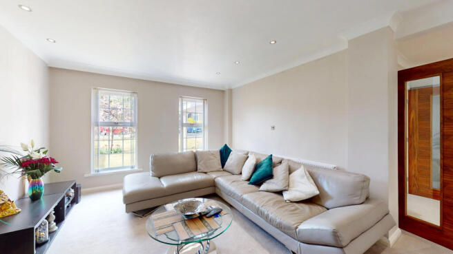 4 bed Detached for sale Image 5
