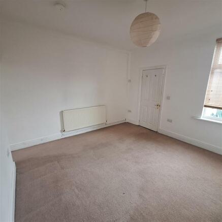 Master Bedroom 1.jpg