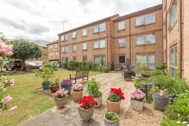 1-bed house on High Street, Herne Bay, CT6, £90,000