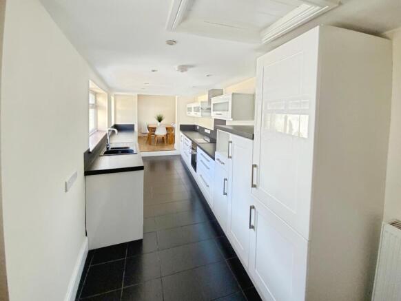 3 bed Semi-Detached for sale Image 5