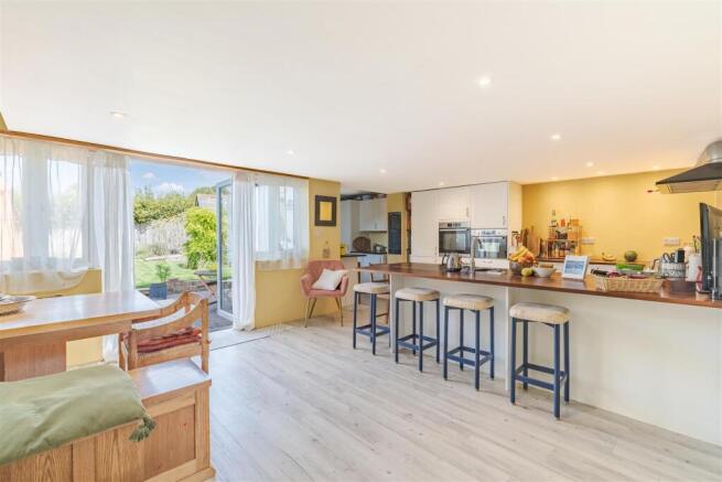 Kitchen/Breakfast Room