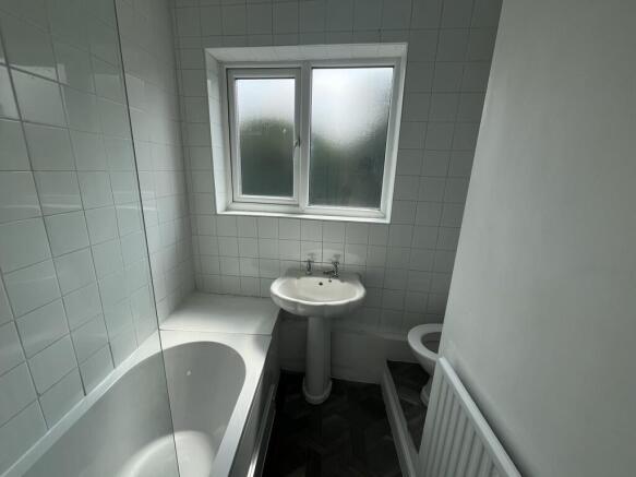 2 bed Terraced to rent Image 8