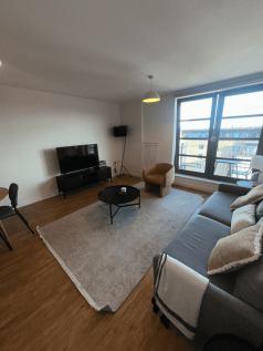 Commercial Road, London, E14