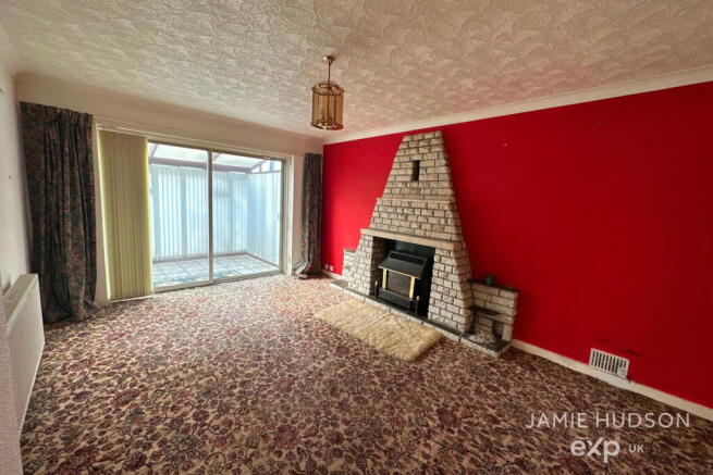 3 bed Semi-Detached Bungalow for sale Image 4