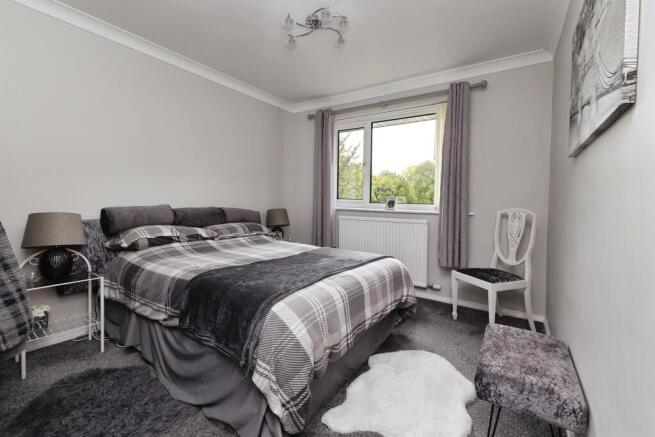 3 bed Flat for sale Image 9
