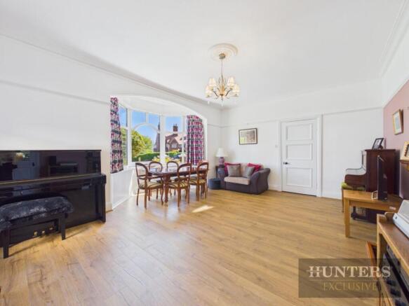 5 bed Semi-Detached for sale Image 10