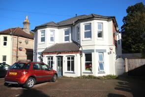 Flat 3, 7, Warren Road, Bournemouth BH4 8EZ
