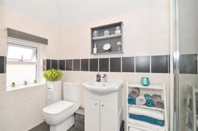 Shower Room.JPG