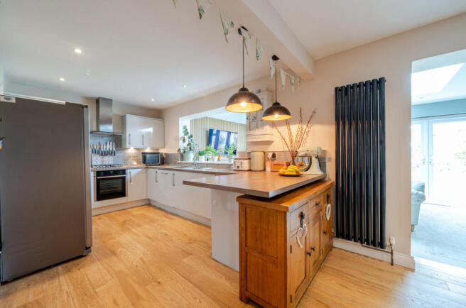 1438915-6-69d7832...