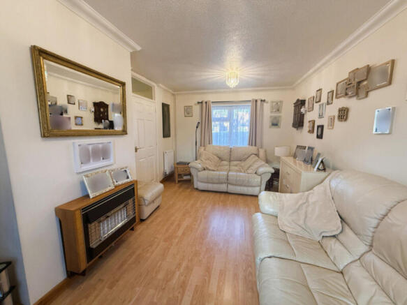 Bushey Close, Huntingdon, PE29 photo 3