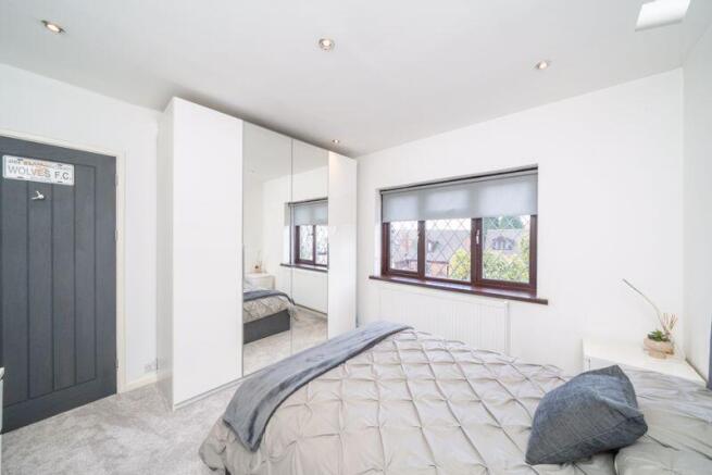 BEDROOM 2