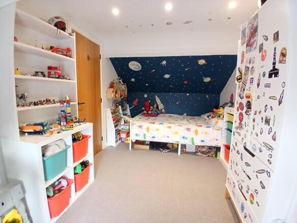 BEDROOM 2