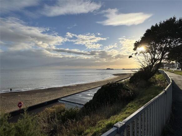 1-bed flat on Victoria Road, Clacton-on-Sea, Essex, £120,000