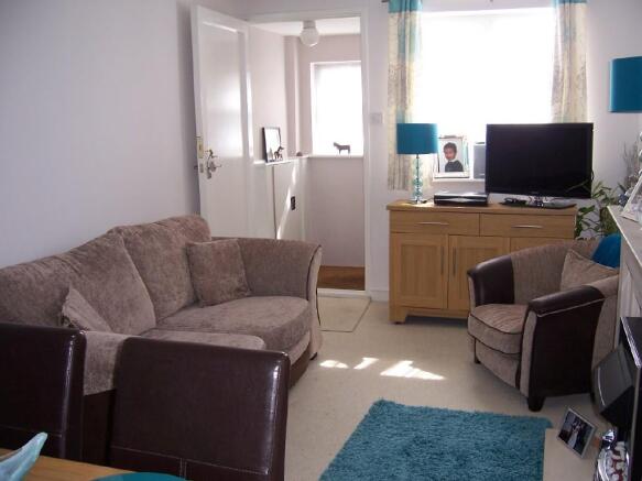 Lounge/dining rm x2
