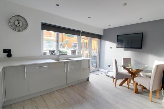 Ashford Kitchen 4