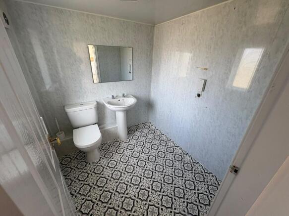 3 bed Semi-Detached to rent Image 10