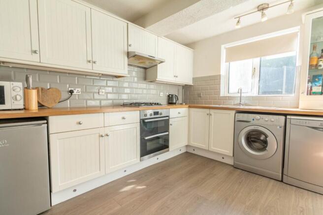 2 bed Semi-Detached for sale Image 6