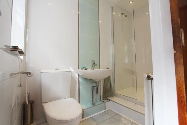 GF Shower Room