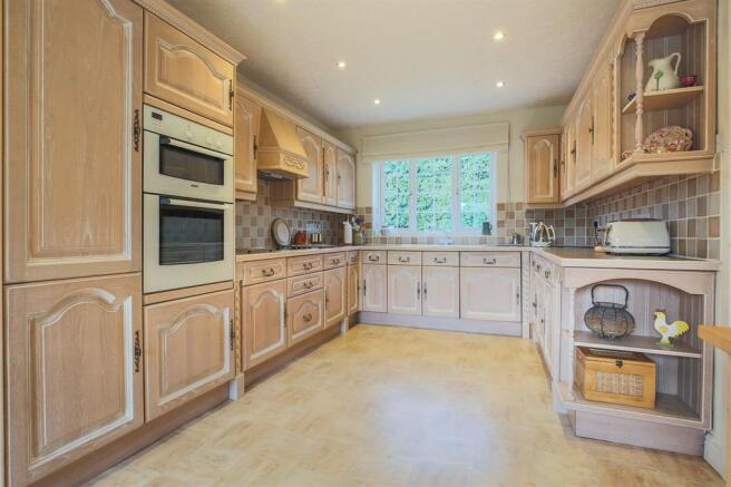Kitchen / Breakfast Room