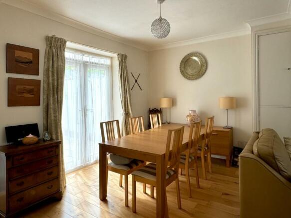 Lounge/Dining Room