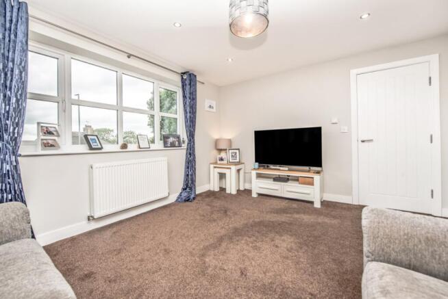 4 bed Detached for sale Image 7