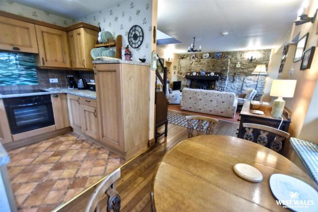 13 - 2025-12-12T090820.210.jpg