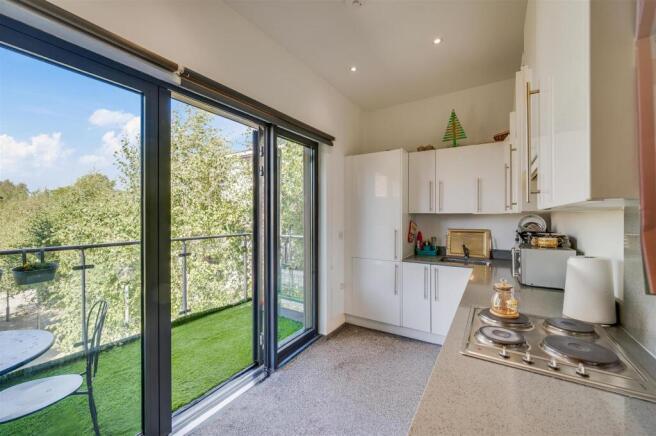 Daniels_Metropolitan Court, 40, High Road Willesde