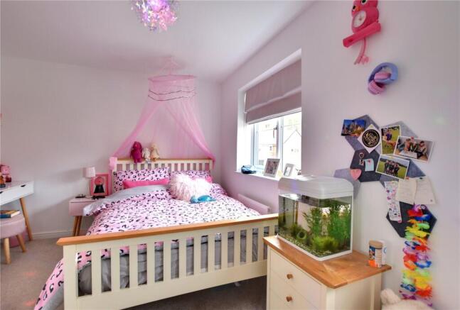 4 bed Detached for sale Image 10
